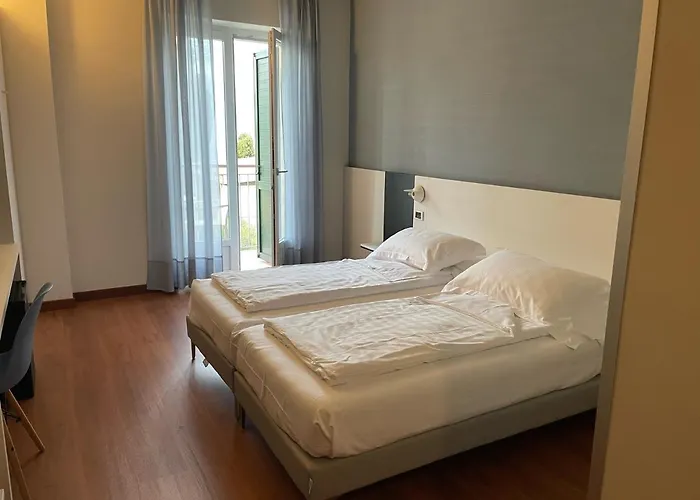 Al Caval Hotel Torri Del Benaco