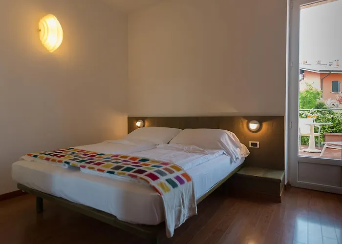 Hotell Al Caval Torri Del Benaco