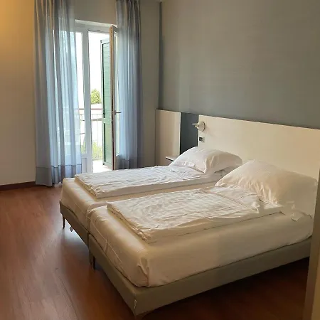 Al Caval Hotel Torri Del Benaco